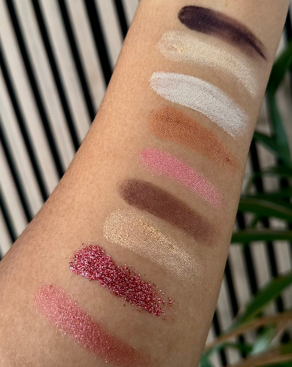 9-Color Eyeshadow Palette