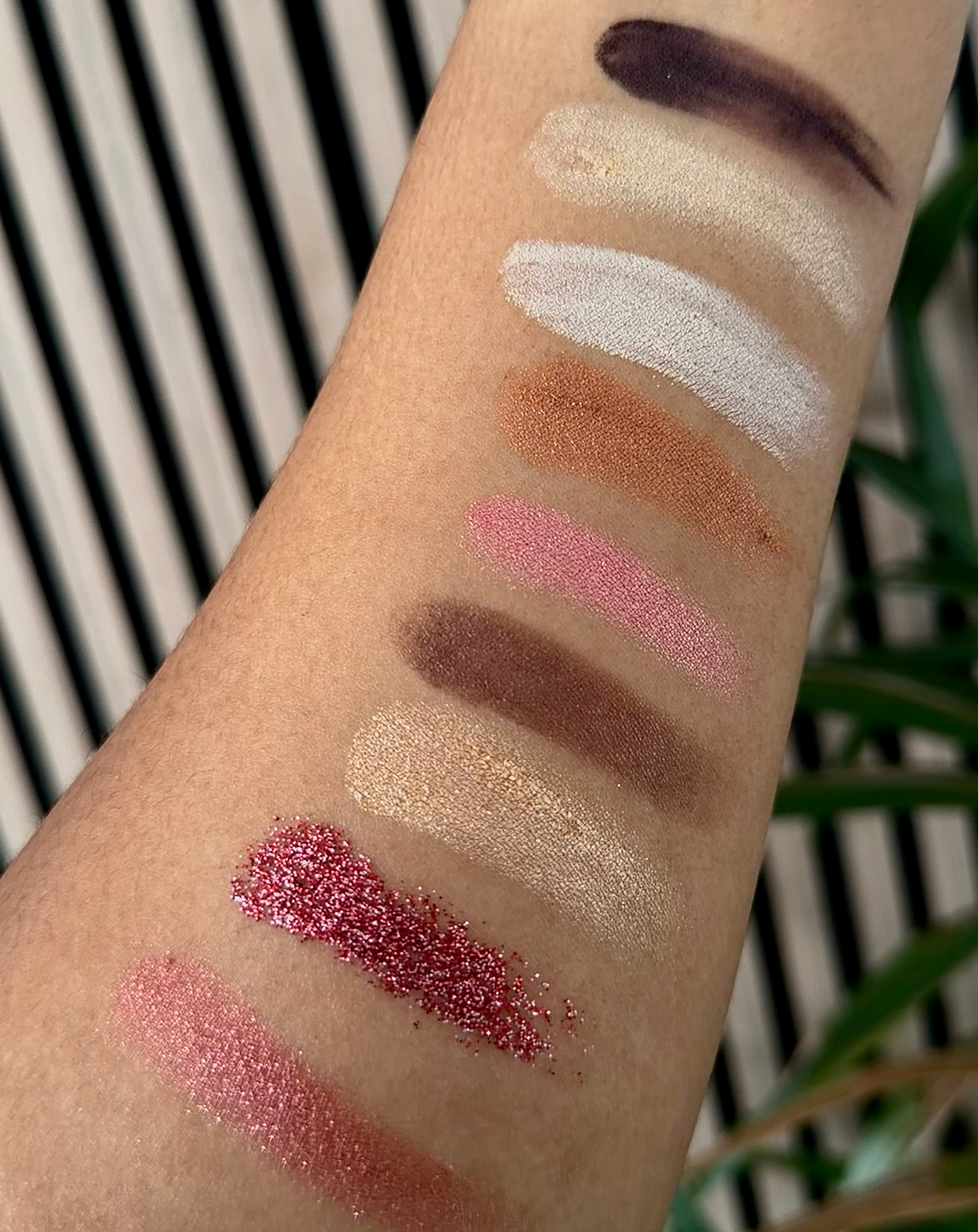 9-Color Eyeshadow Palette