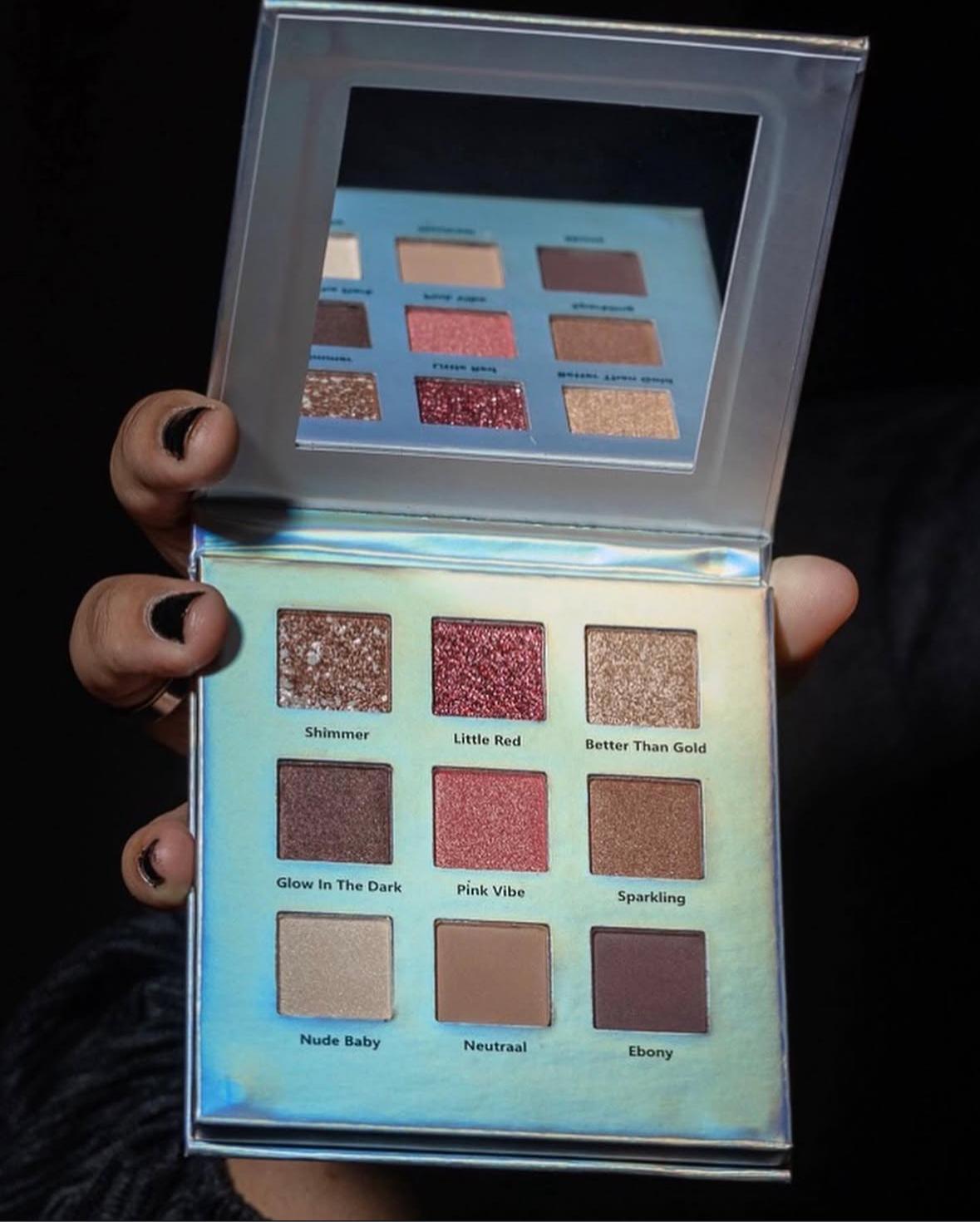 9-Color Eyeshadow Palette